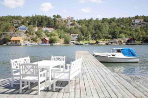 SeaSide, Hjälteby